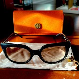 Pre-owned Tory Burch sunglasses in black
